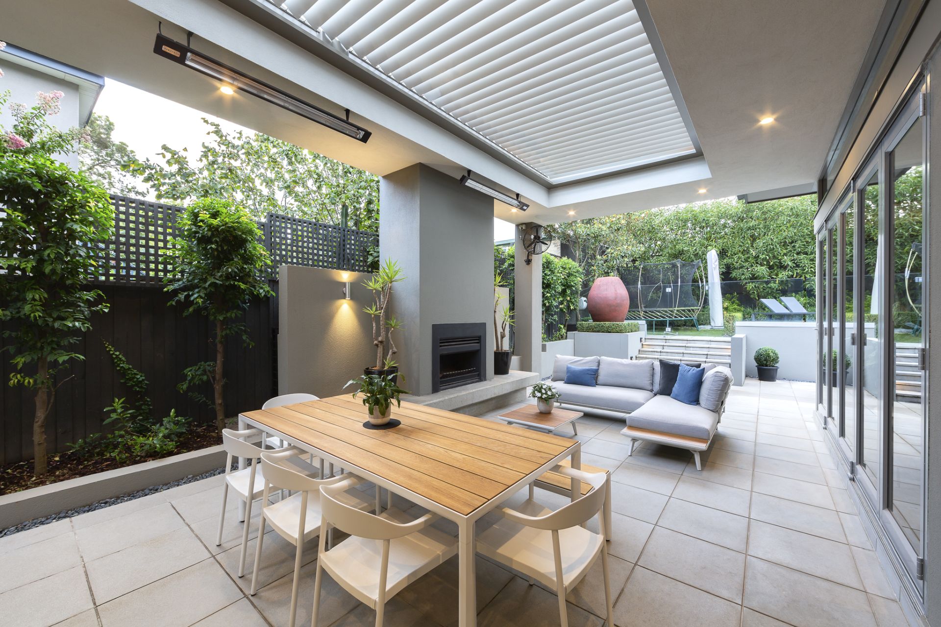 Building Permits for Outdoor Living Spaces: What Sydney Homeowners Need to Know